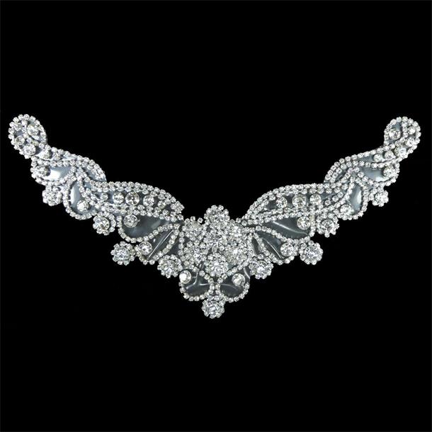 Cuello termo strass blanco. 22,5cm x 12,5cm