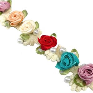 Galón flores de raso multicolor 2cm