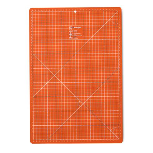 Base de corte naranja 30x45cm. Prym