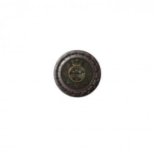 Botón imipiel con pespunte y tacha con escudo marrón
