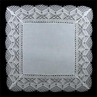 Pañuelo blanco con puntilla bolillo zigzag 23x23cm