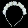 Diadema con flores de tul y paniculata. Blanco