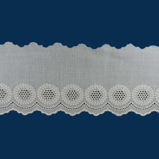 Tira bordada de algodón crudo 75mm. Corona floral