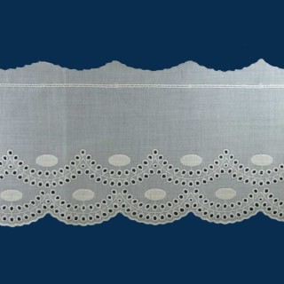 Bordado de batista en algodón crudo 11cm. Ondas perforadas