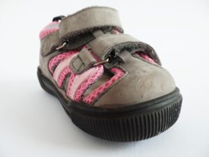 childrens-shoes-gfbabb