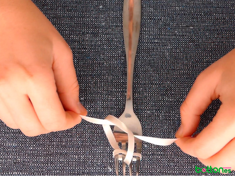 Aprende con estos tutoriales a realizar lazos con cintas